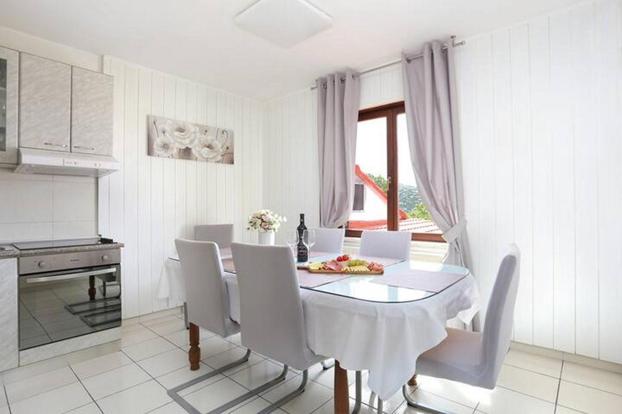 Holiday Home Mons Aureus Gornje Sitno Экстерьер фото